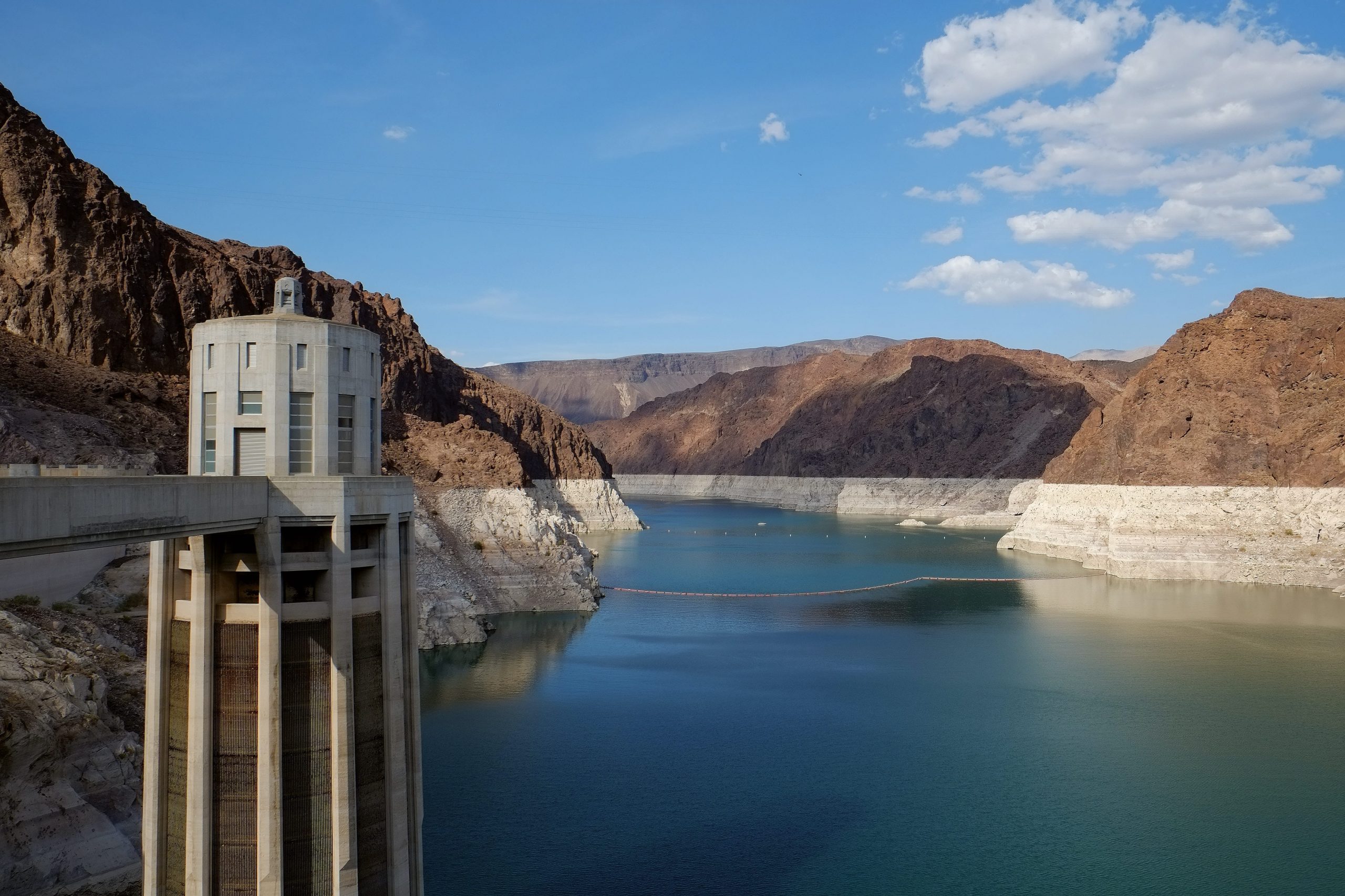 Hoover Dam relies on Lake Mead's waters, but these have fallen.