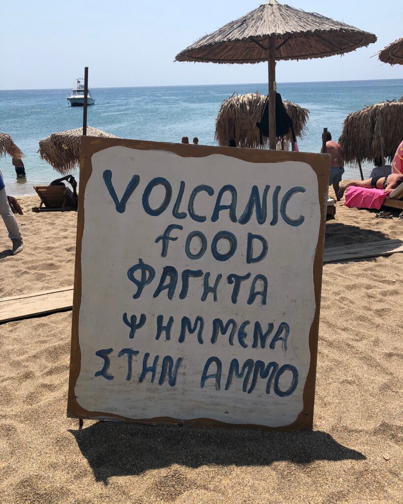 Restaurant in Milos cooks food in the sand