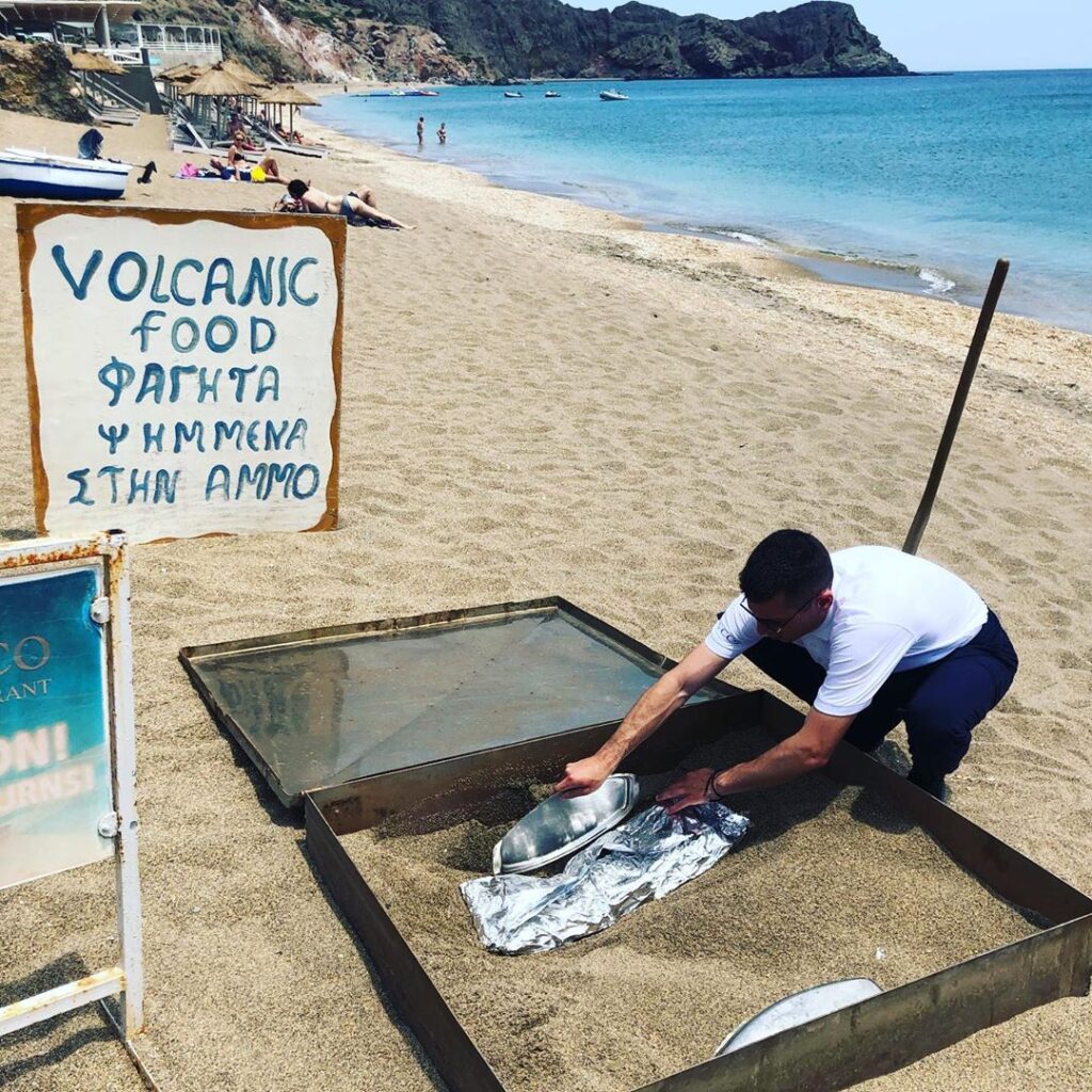 Restaurant in Milos cooks food in the sand